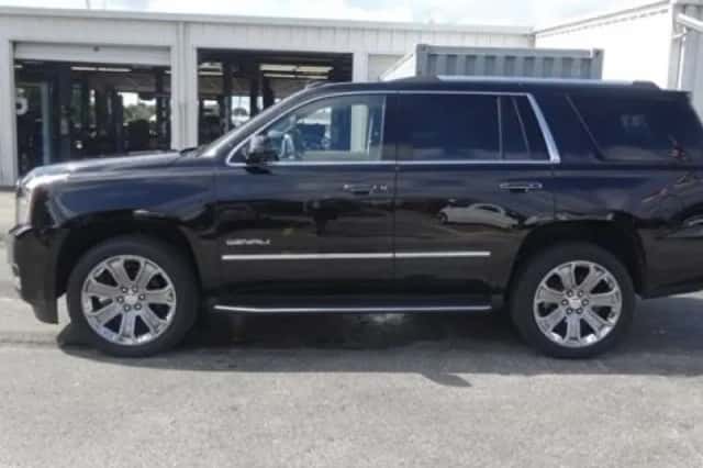 GMC Yukon (2019) thumbnail 2