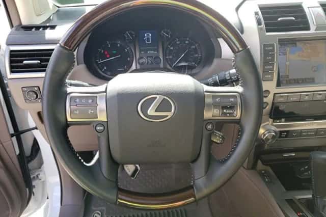 Lexus GX (2019) thumbnail 5
