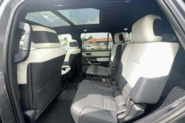 Toyota Sequoia (2026) thumbnail 6