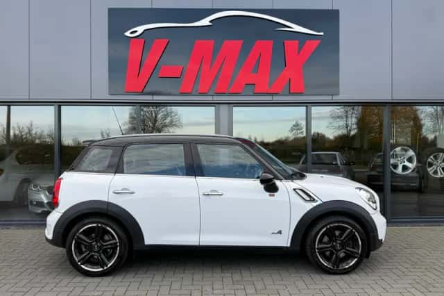 MINI Countryman (2011) thumbnail 3