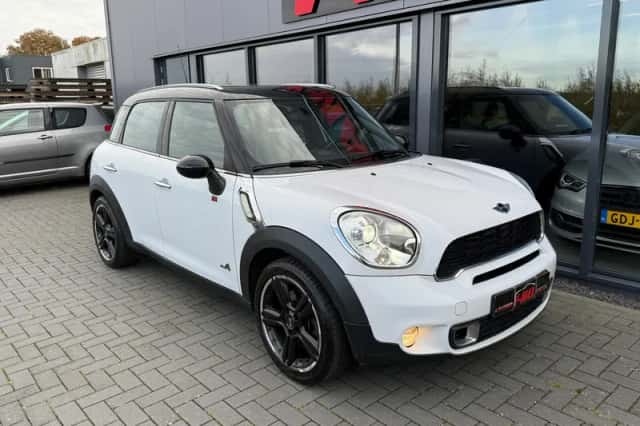 MINI Countryman (2011) thumbnail 5