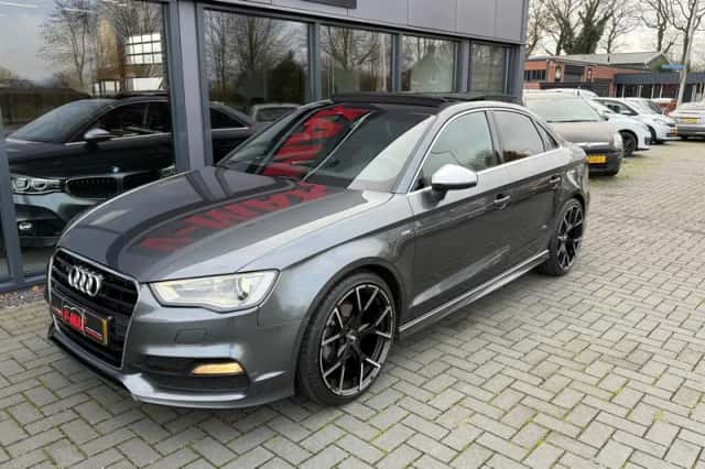 Audi A3 (2015) thumbnail 4