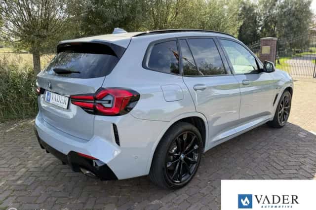 BMW X3 (2022) thumbnail 2