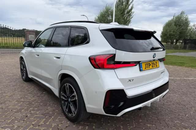 BMW X1 (2024) thumbnail 4