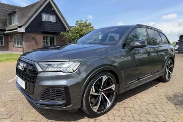 Audi Q7 (2021) thumbnail 5