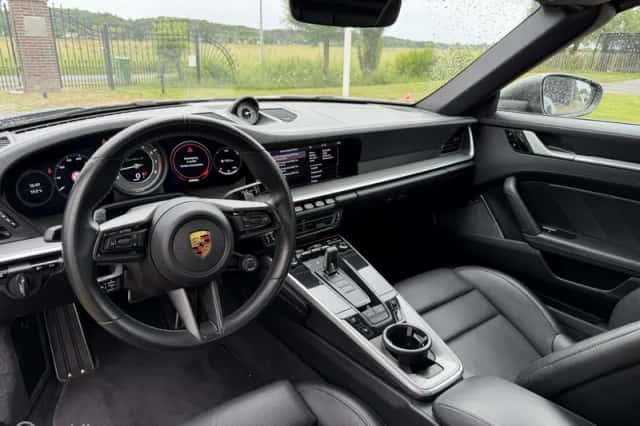 Porsche 911 (2020) thumbnail 5