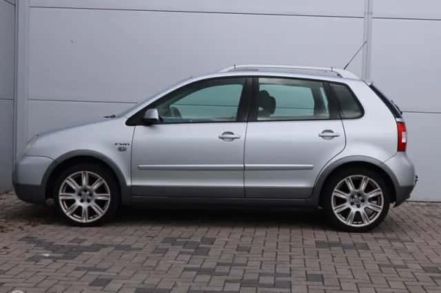 Volkswagen Polo (2005) thumbnail 2