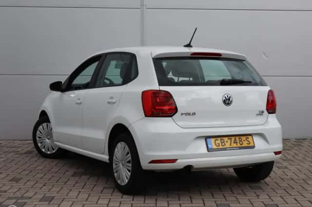 Volkswagen Polo (2015) thumbnail 3