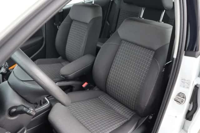 Volkswagen Polo (2015) thumbnail 5