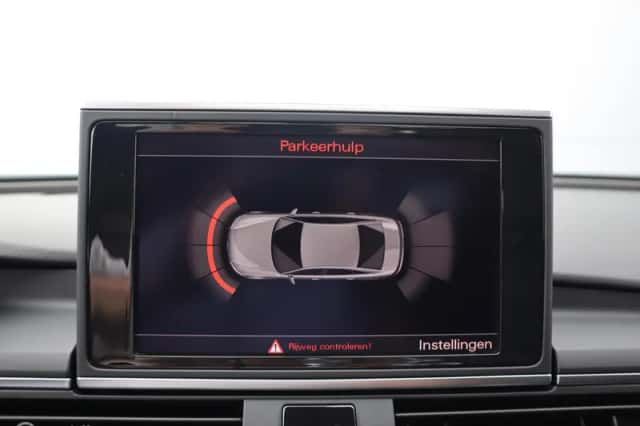 Audi A6 (2012) thumbnail 6