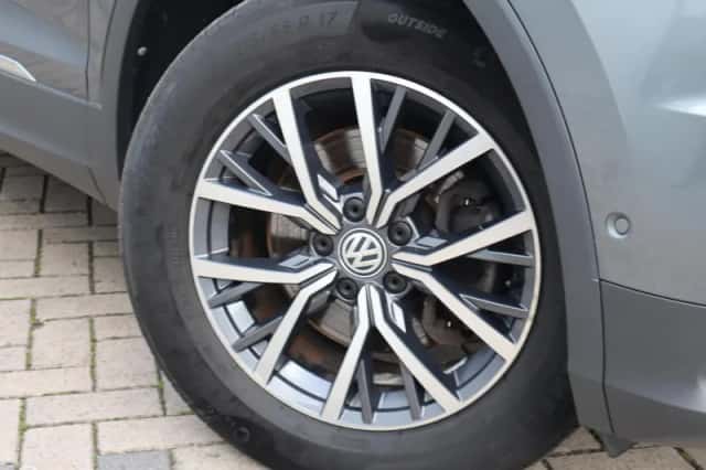 Volkswagen Tiguan (2021) thumbnail 2