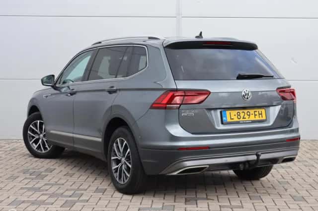Volkswagen Tiguan (2021) thumbnail 4