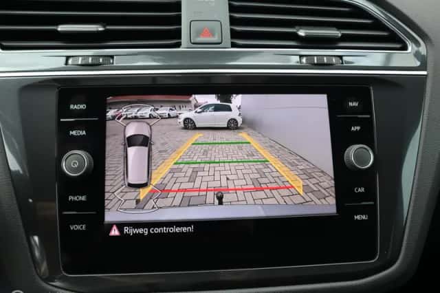 Volkswagen Tiguan (2021) thumbnail 6