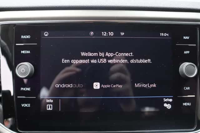 Volkswagen T-Roc (2020) thumbnail 6