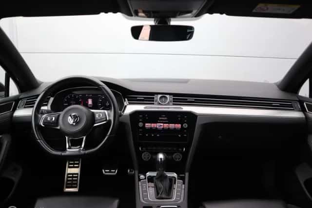 Volkswagen Passat (2019) thumbnail 5