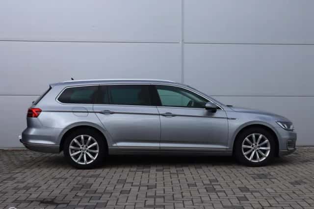 Volkswagen Passat (2018) thumbnail 3