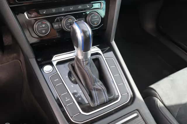 Volkswagen Passat (2018) thumbnail 4