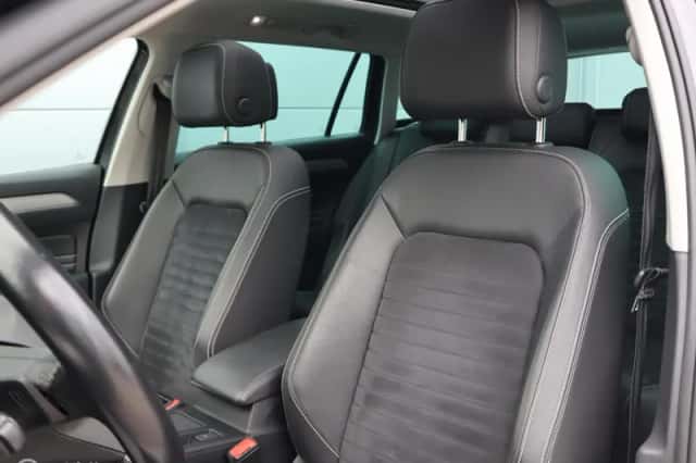 Volkswagen Passat (2020) thumbnail 5