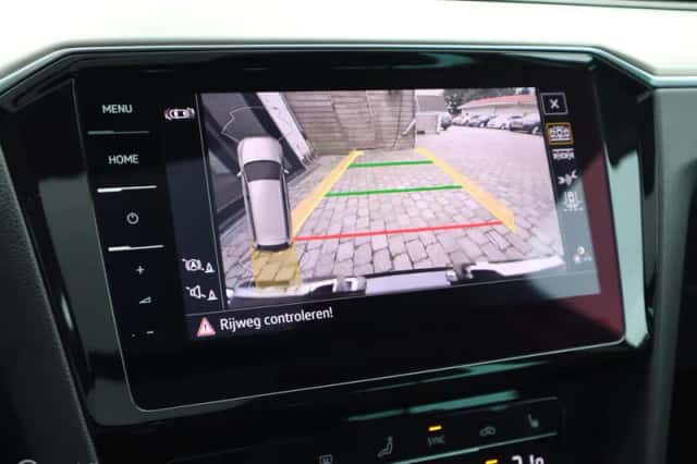 Volkswagen Passat (2020) thumbnail 6