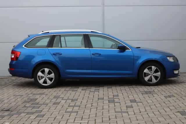 Škoda Octavia (2014) thumbnail 2