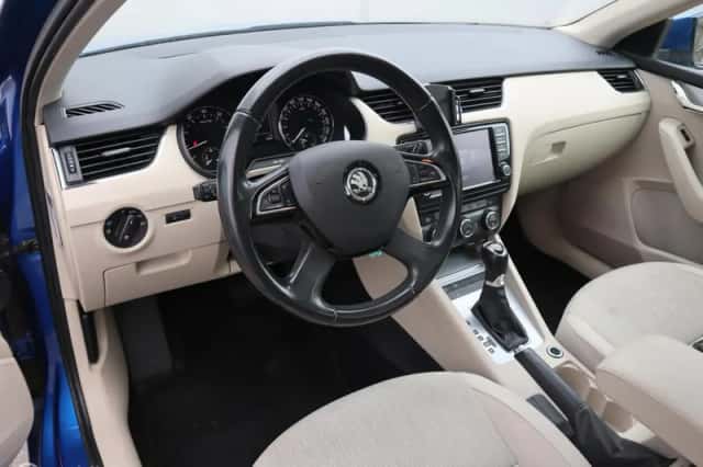 Škoda Octavia (2014) thumbnail 4