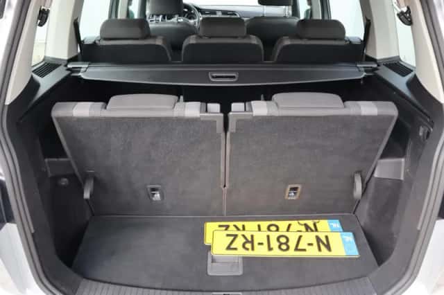 Volkswagen Touran (2019) thumbnail 5