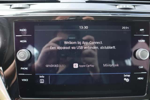 Volkswagen Touran (2019) thumbnail 6