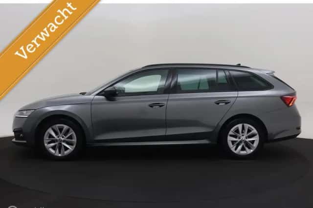 Škoda Octavia (2024) thumbnail 2