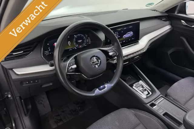 Škoda Octavia (2024) thumbnail 4
