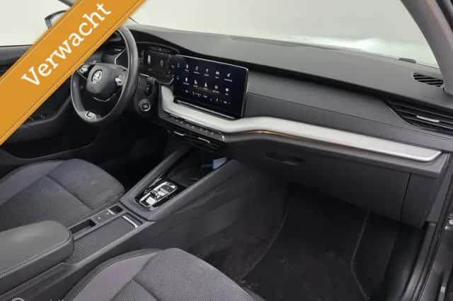 Škoda Octavia (2024) thumbnail 6