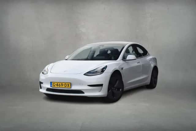 Tesla Model 3 (2019) thumbnail 2