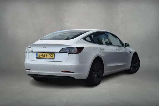 Tesla Model 3 (2019) thumbnail 3