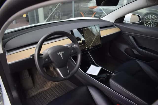 Tesla Model 3 (2019) thumbnail 4