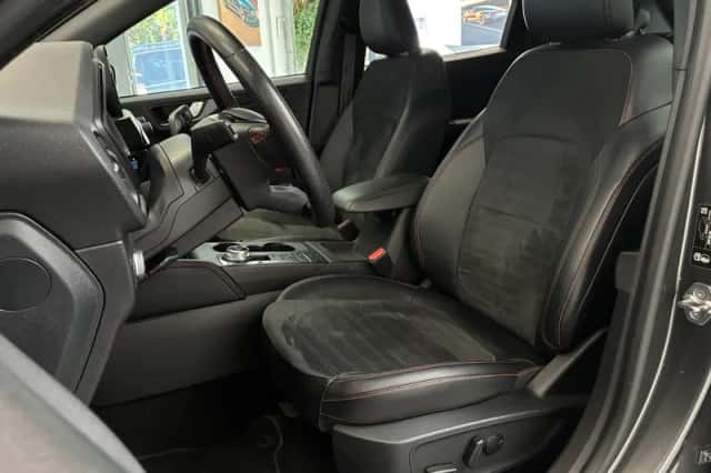 Ford Kuga (2022) thumbnail 3
