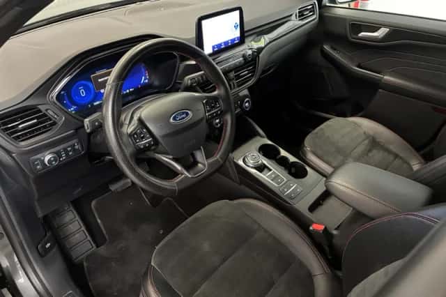 Ford Kuga (2022) thumbnail 4