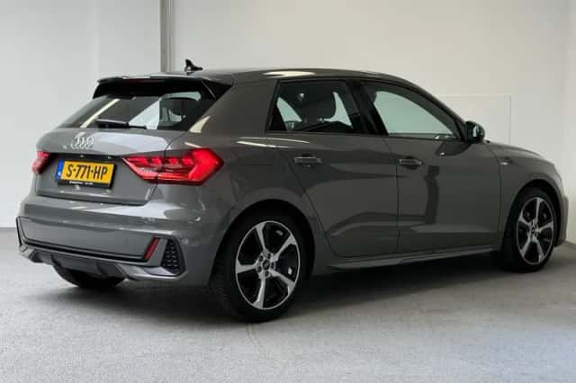 Audi A1 (2023) thumbnail 2