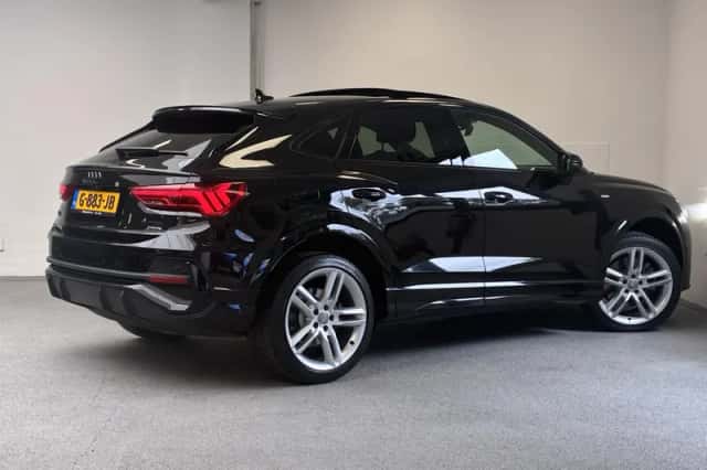 Audi Q3 (2019) thumbnail 2