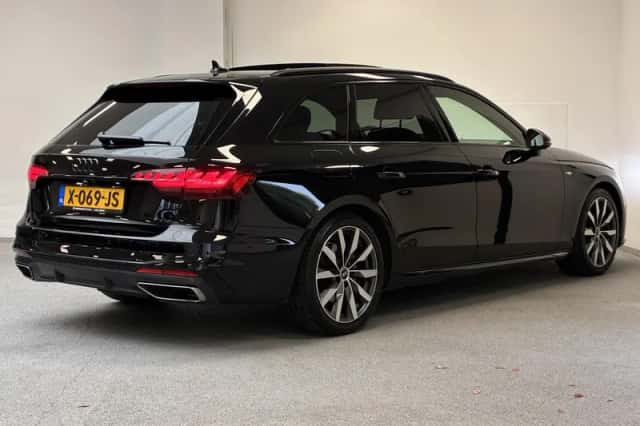 Audi A4 (2023) thumbnail 2