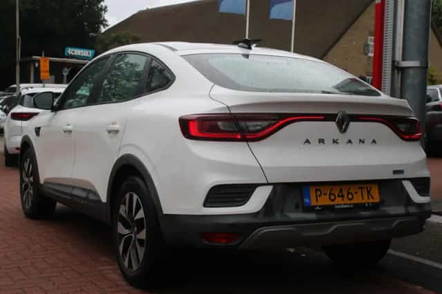 Renault Arkana (2022) thumbnail 3