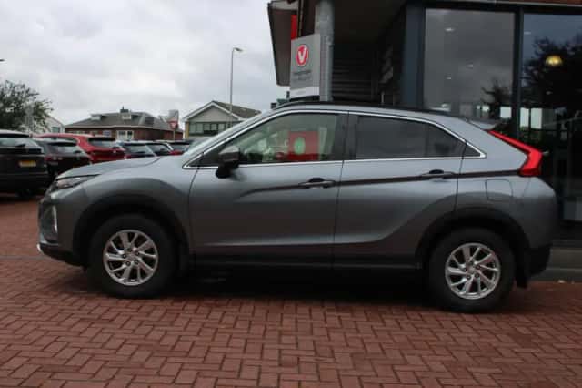 Mitsubishi Eclipse Cross (2018) thumbnail 2