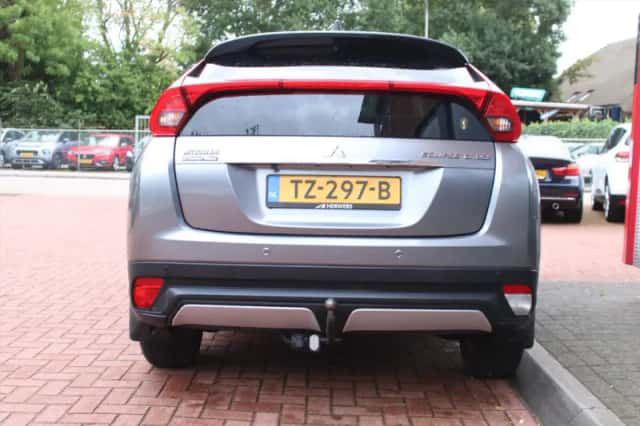 Mitsubishi Eclipse Cross (2018) thumbnail 4