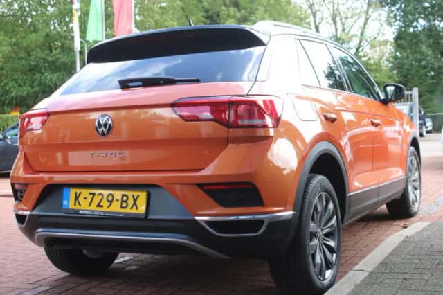 Volkswagen T-Roc (2020) thumbnail 5