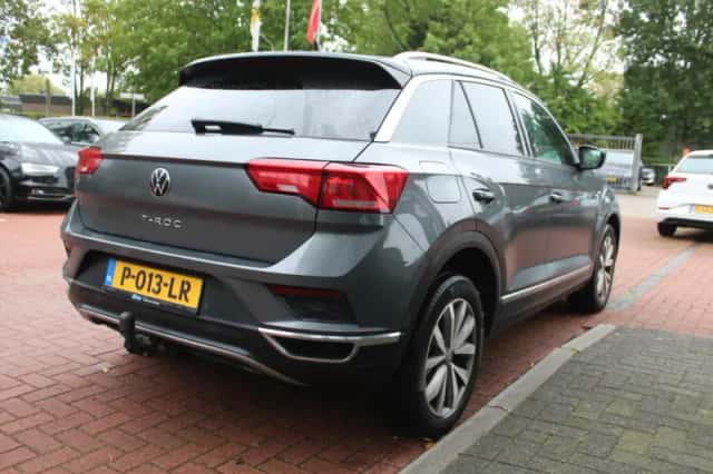 Volkswagen T-Roc (2021) thumbnail 5
