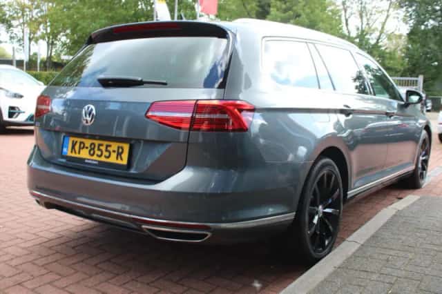 Volkswagen Passat (2016) thumbnail 5