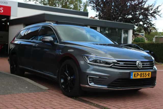 Volkswagen Passat (2016) thumbnail 6