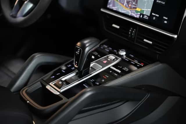 Porsche Cayenne (2019) thumbnail 4