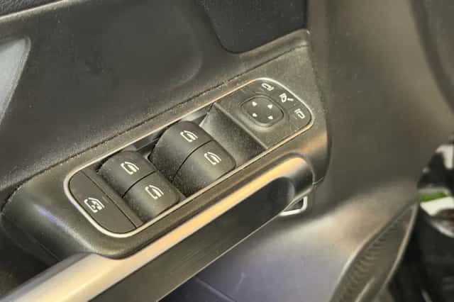 Mercedes-Benz GLB-Klasse (2020) thumbnail 4