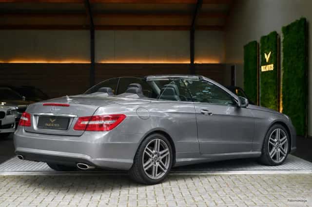 Mercedes-Benz E-Klasse (2011) thumbnail 2