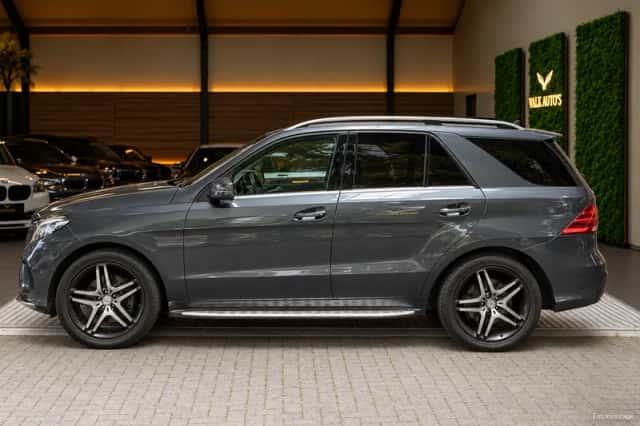 Mercedes-Benz GLE-Klasse (2016) thumbnail 3