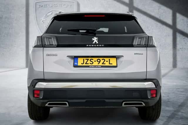 Peugeot 3008 (2023) thumbnail 3